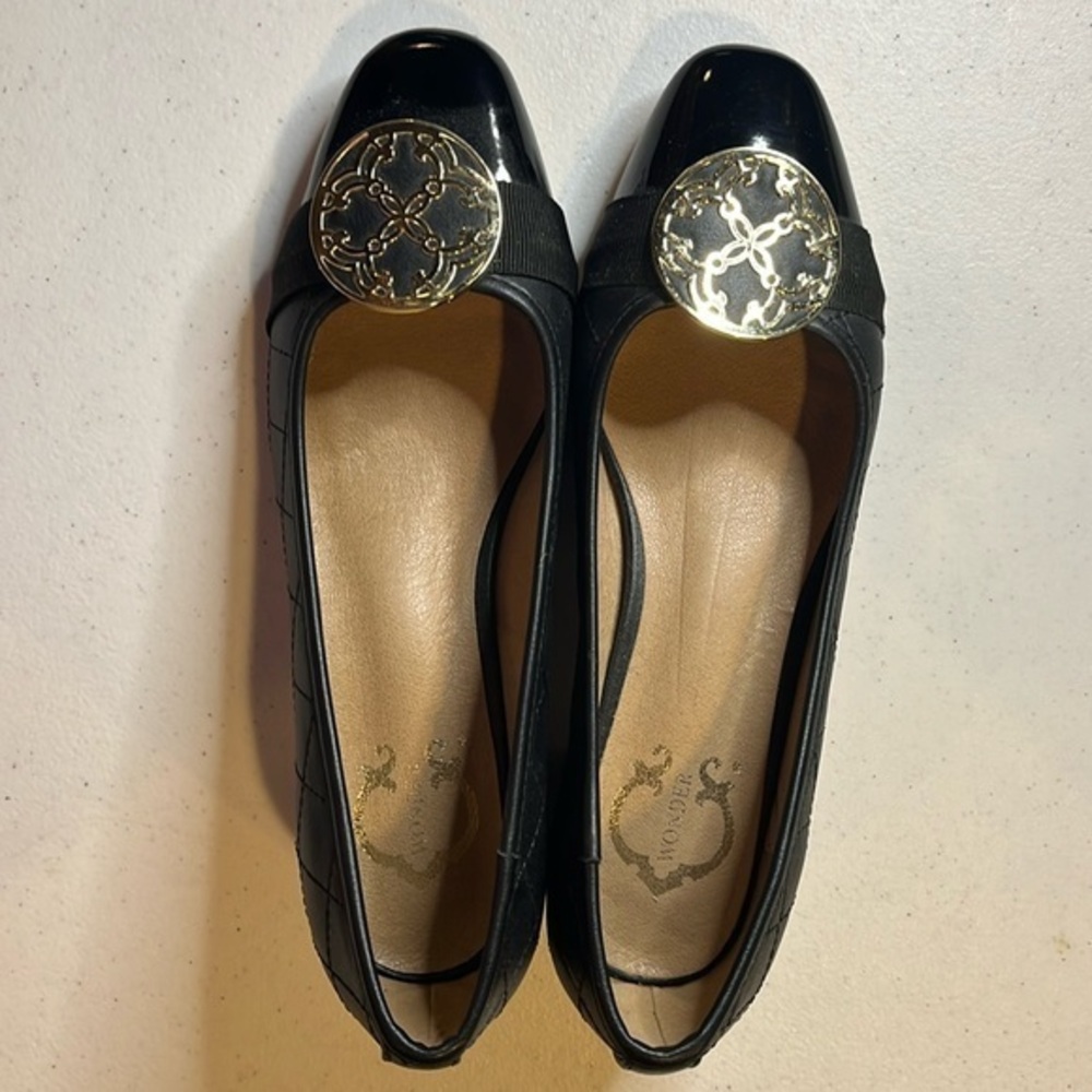 NWOT  beautiful dressy  low pumps.